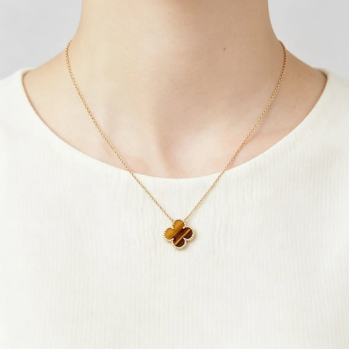 Van Cleef & Arpels Vintage Alhambra collection tiger's eye four-leaf clover necklace