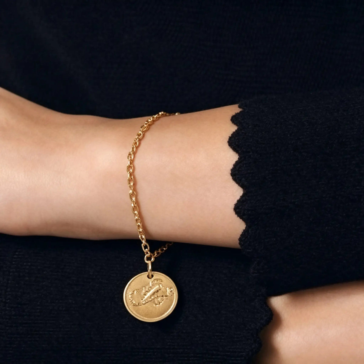 Van Cleef & Arpels Zodiaque Scorpio Gold Bracelet