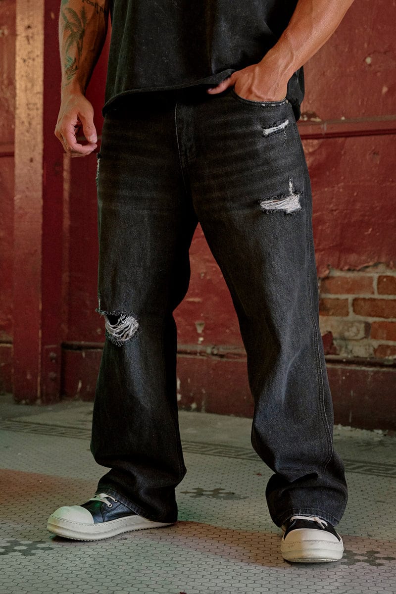 6025 - Straight Fit Ripped Jeans