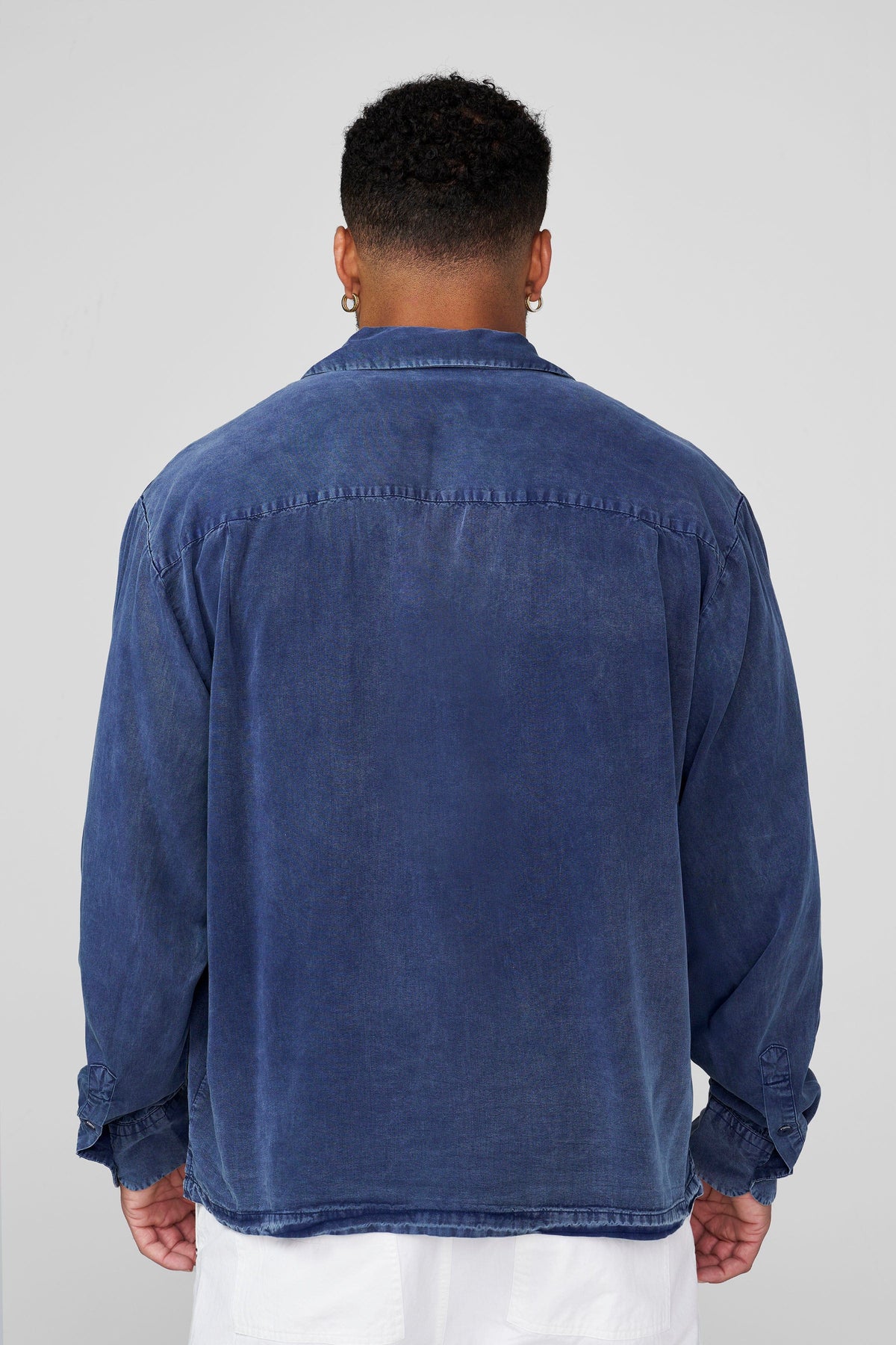 8053 - Flowy Button-ups