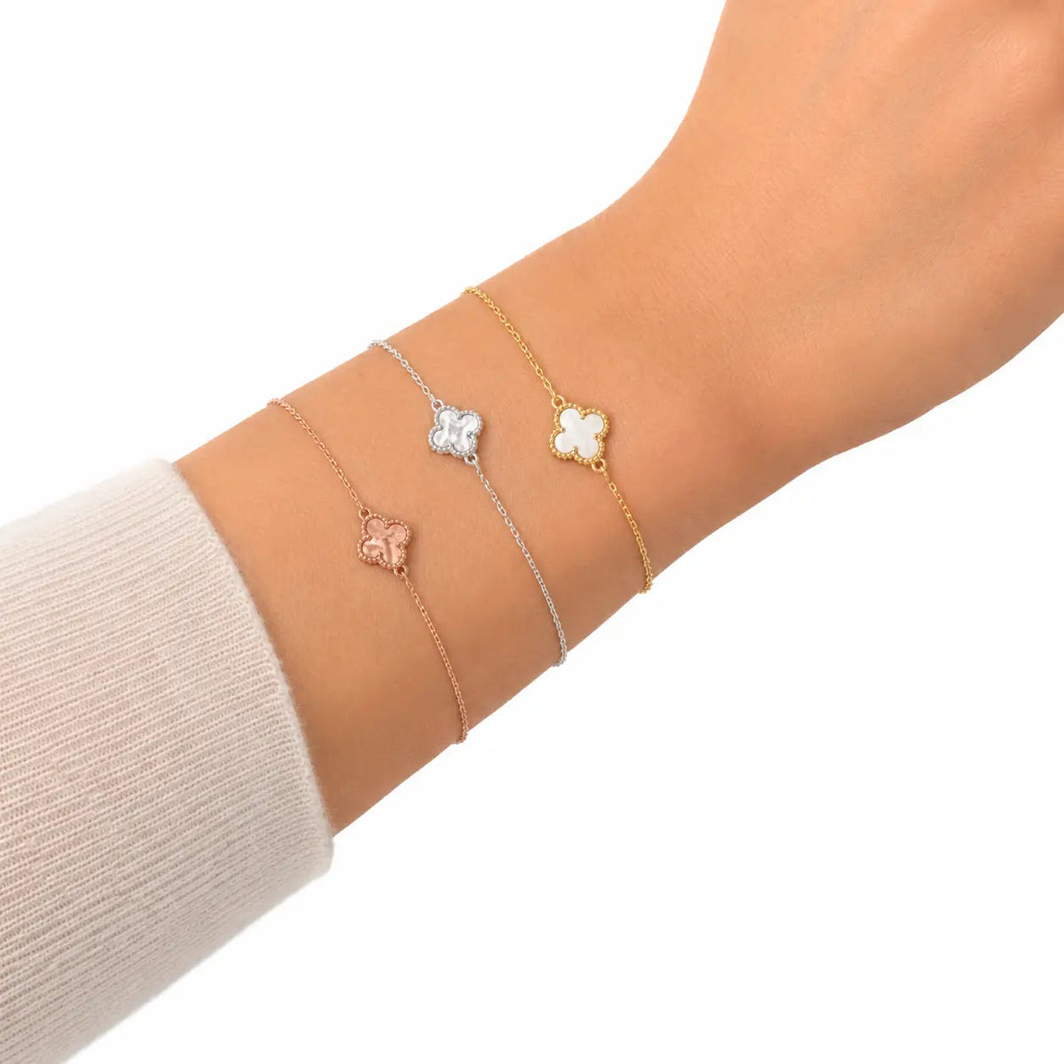 Van Cleef & Arpels Sweet Alhambra collection single-flower four-leaf clover bracelet,